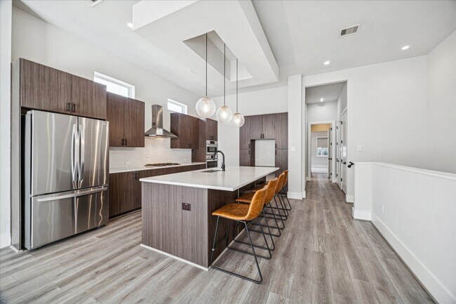 Building Photo - 1412 Lawrence St