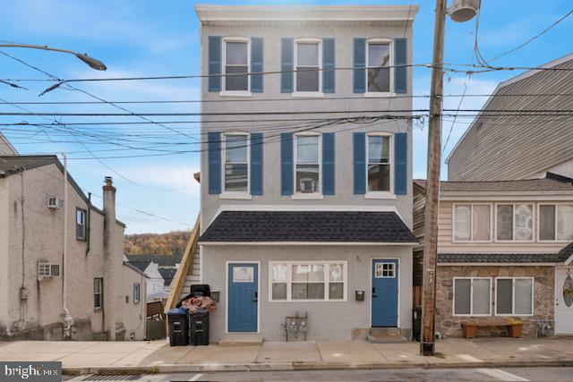 Building Photo - 325 E Hector St