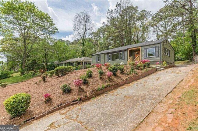 Building Photo - 525 Rosemont Dr