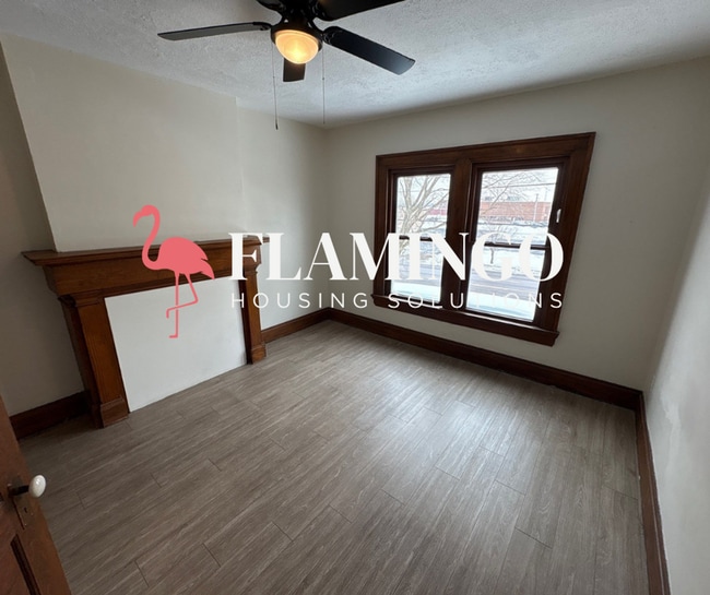 Building Photo - 1422 East Third Street - Shared Living programs Eligible