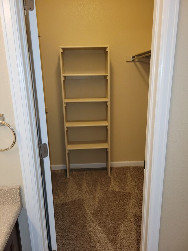 Building Photo - 7747 Mountain Laurel Dr