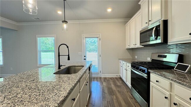 Building Photo - 2920 Westgate Park Dr
