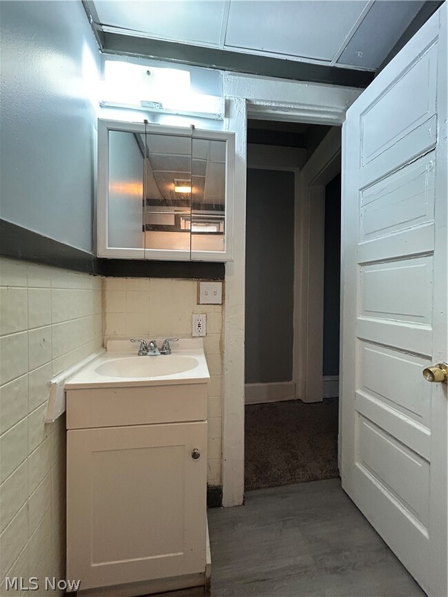 Building Photo - 3448 E 69th St