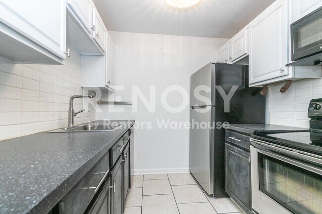 Building Photo - 4524 Holly St