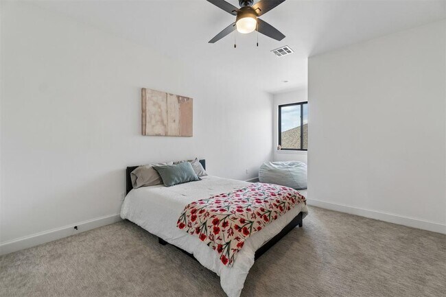 Building Photo - 2109 Wiregrass Dr