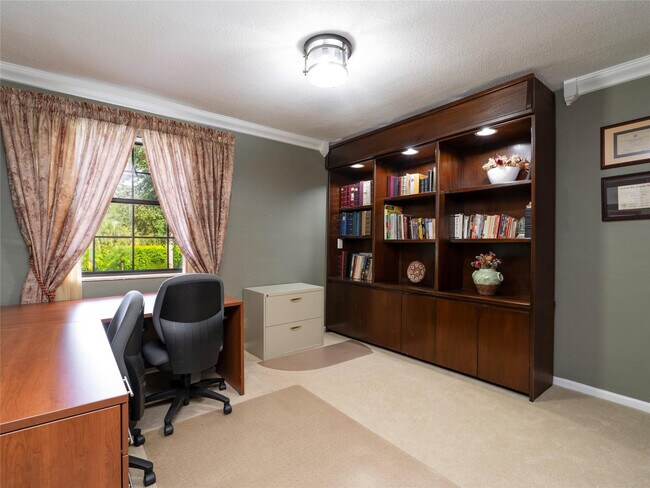 Building Photo - 6556 NW 87th Ave