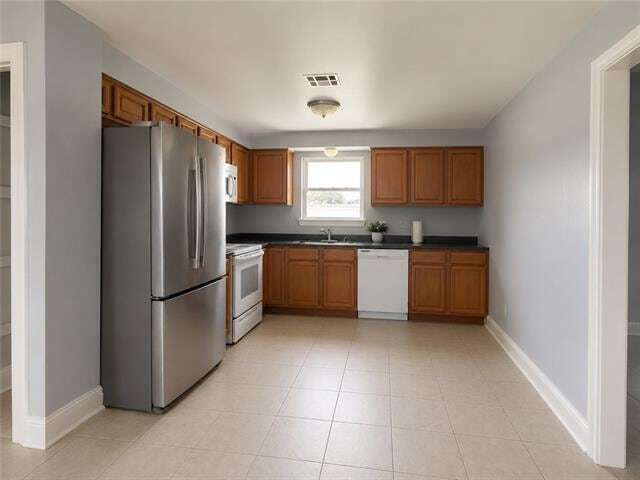 Building Photo - 2400 Artillery Dr