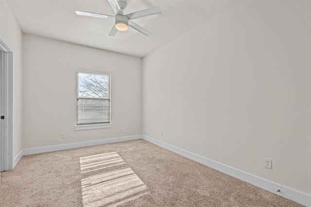 Building Photo - 600 Melba St