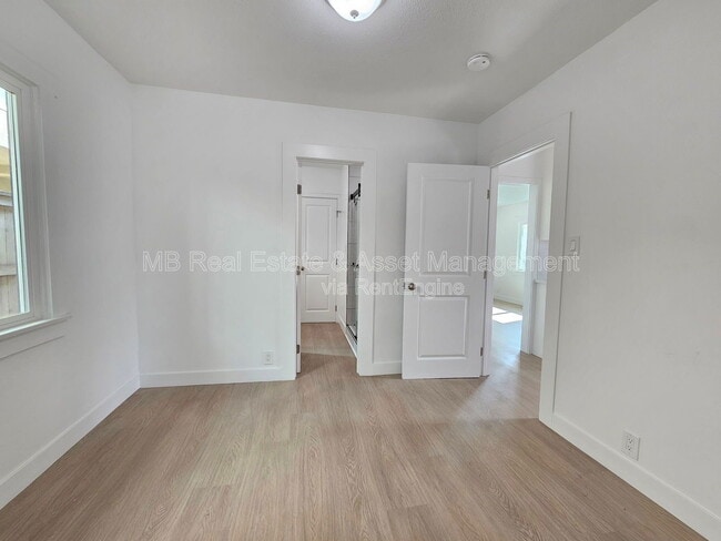 Building Photo - 635 4th St