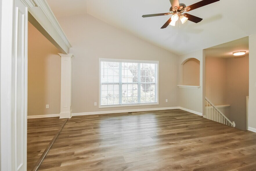 Building Photo - 1442 Paddocks Ct