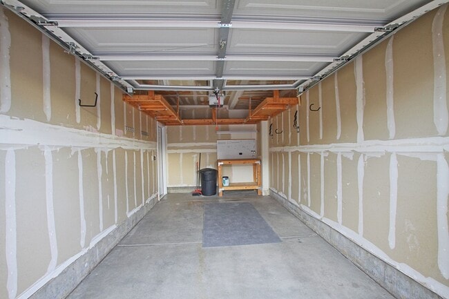 Building Photo - 14300 Waterside Ln