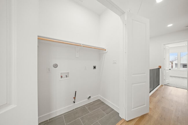 Building Photo - 3419 Tuam St