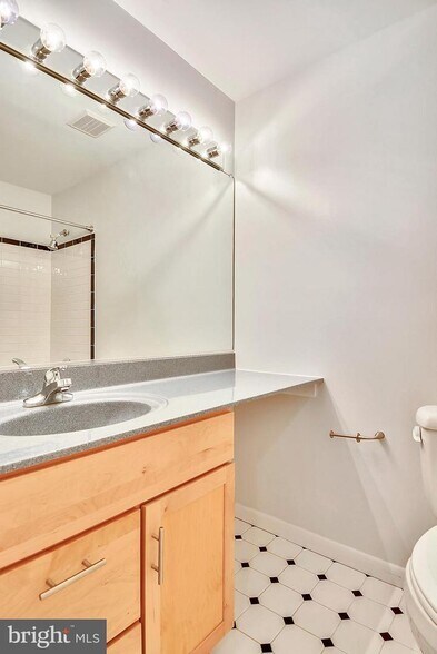 bath #2 - 1107 Fairview Ct