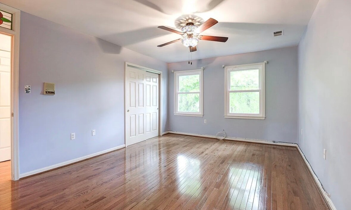 Building Photo - 6814 Braddock Rd