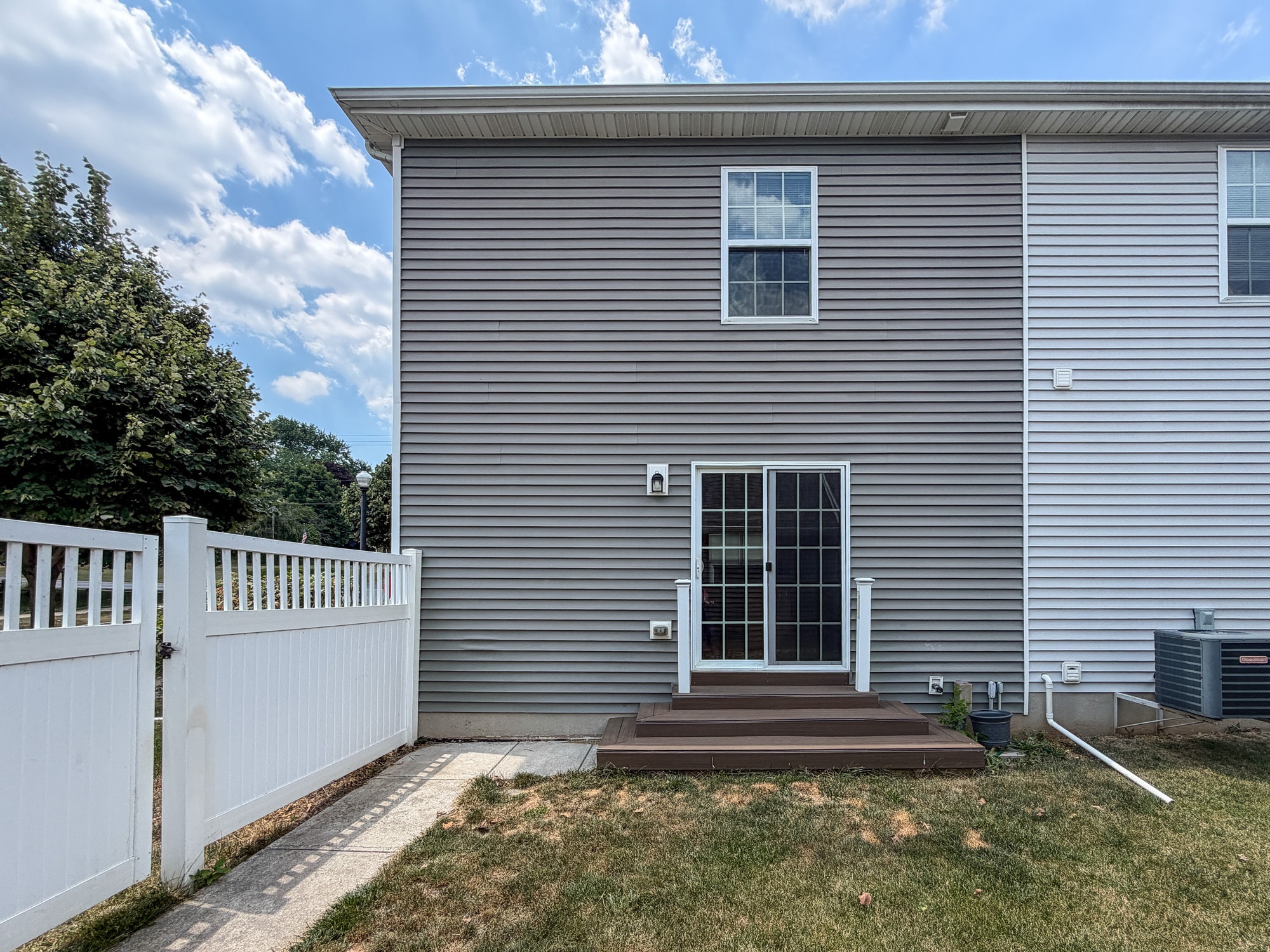 Building Photo - 900 Cadwell Ln