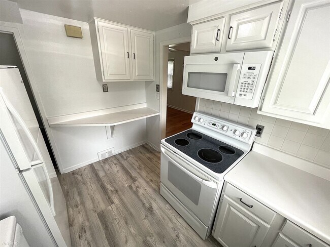 Building Photo - 2 br, 1 bath Condo - 1704 Graefield Rd 170...