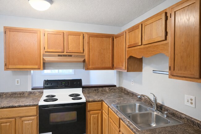 Building Photo - 94 Balsam Rd