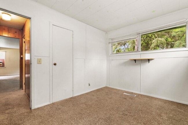 Building Photo - 1210 Blaine Dr