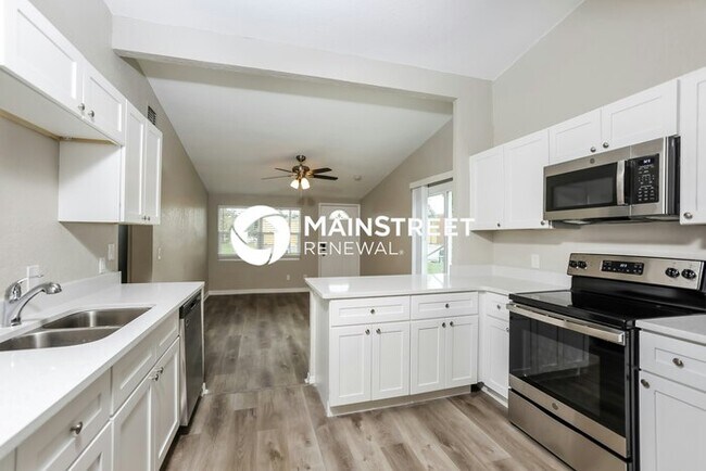 Building Photo - 3 Bedroom Pet-Friendly Home in SANFORD, FL with Main Street Renewal