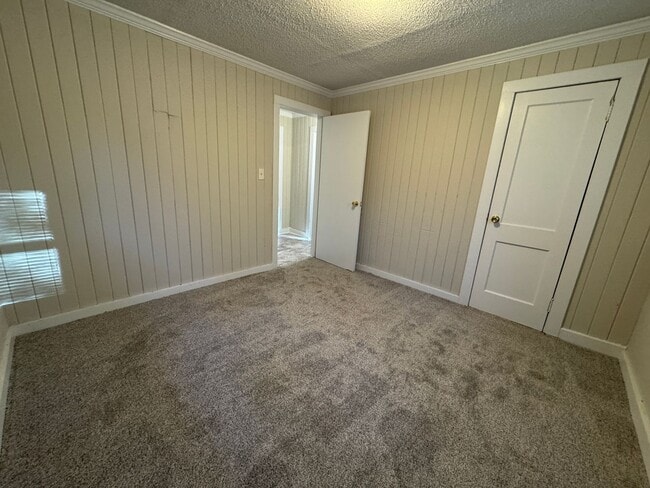 Building Photo - AVAILABLE TO SHOW!