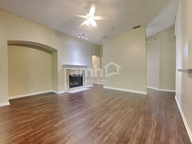 Building Photo - 11525 Jerry Adams Dr