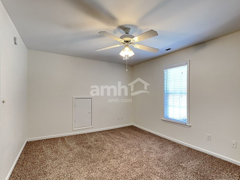 Building Photo - 220 Marino Pl