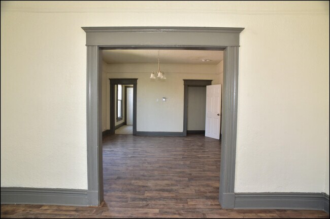 Building Photo - 2111 Portland Ave