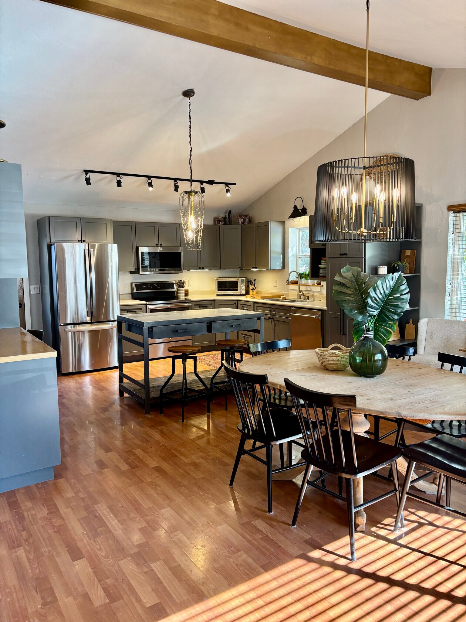 Building Photo - 79 Navajo