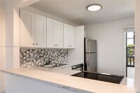 Building Photo - 3401 N Country Club Dr