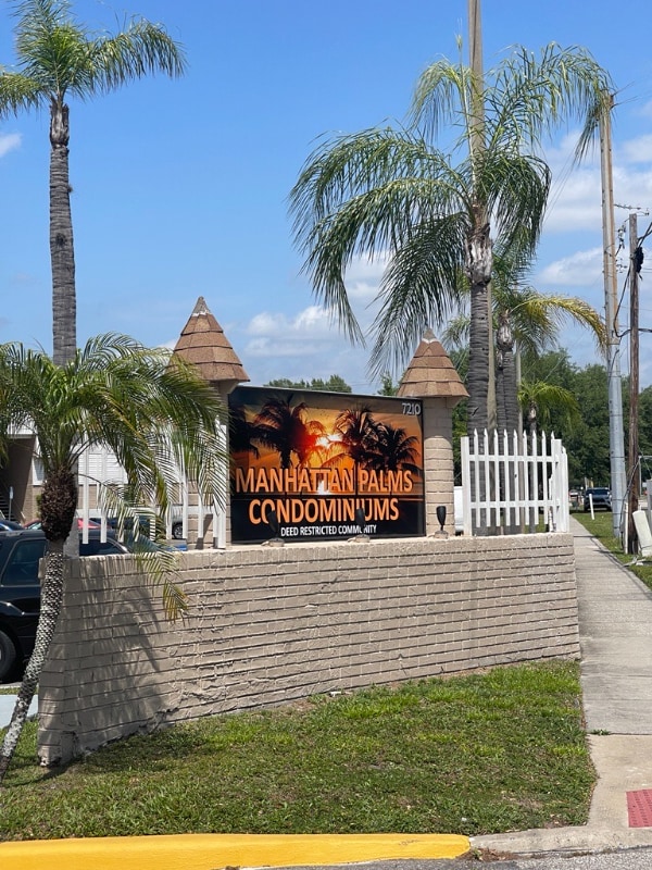 Building Photo - 7210 N Manhattan Ave