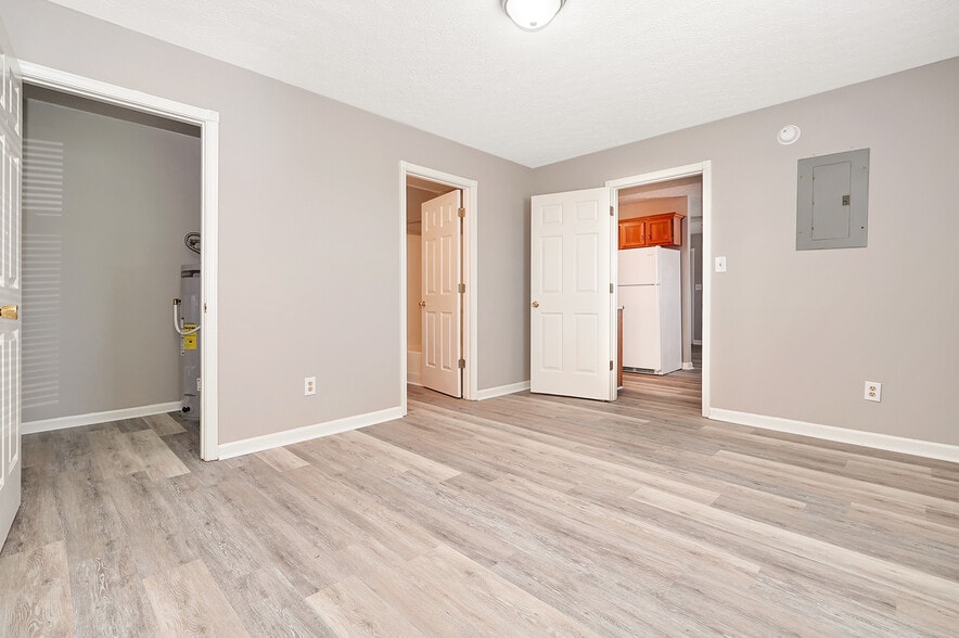 Primary Photo - River Valley Apartments