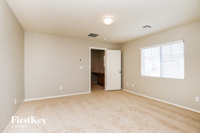 Building Photo - 9784 Hearthfire St