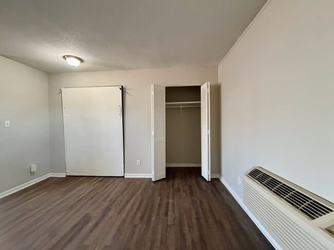 Building Photo - 1418 Riverview Rd