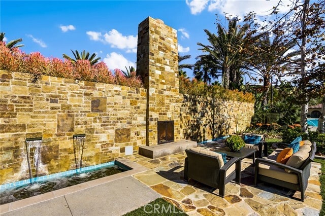 Building Photo - 83 Prominence
