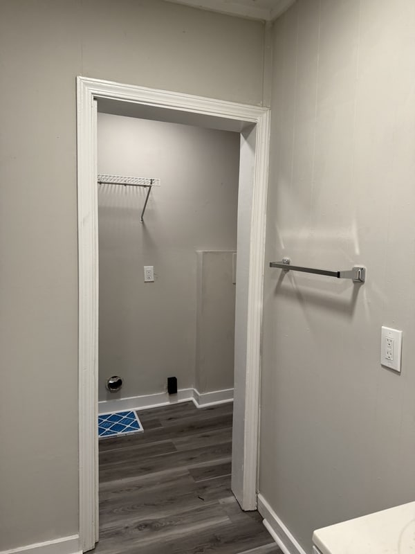 Building Photo - 205 Cato St