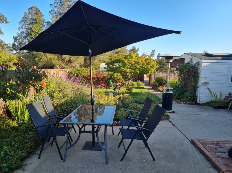 Building Photo - 5720 Soquel Dr