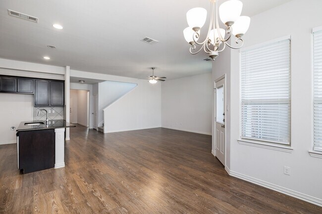 Building Photo - 336 Emerald Creek Dr