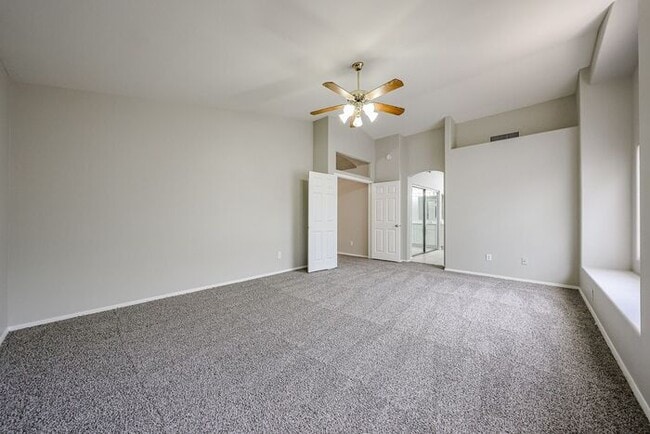 Building Photo - 5BD 3BA with Pool in West Chandler!