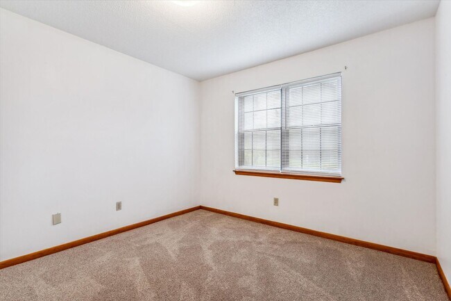Building Photo - 504 Farnell Ln