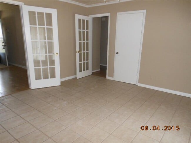 Building Photo - 1005 Cedar Dr