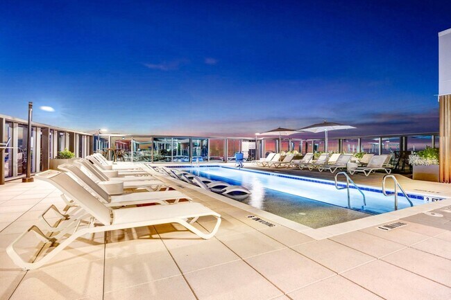Building Photo - 2 Bedroom Luxury Condo w/ Exquisite Design and World-class Service