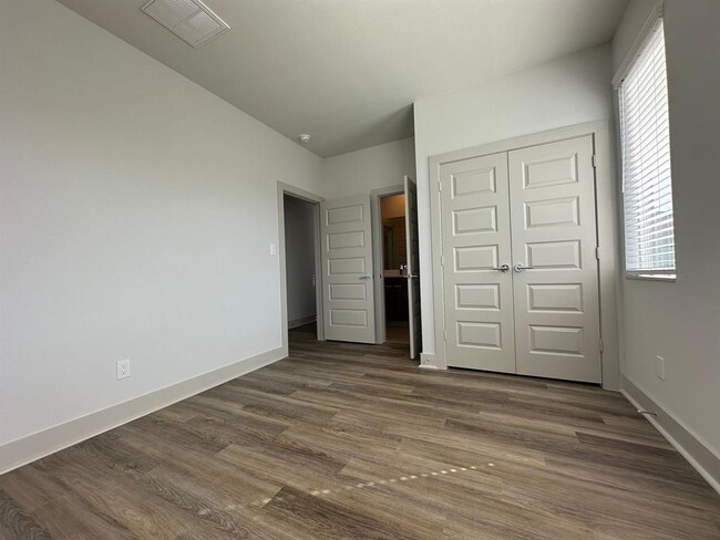 Building Photo - 6804 Troya Ln