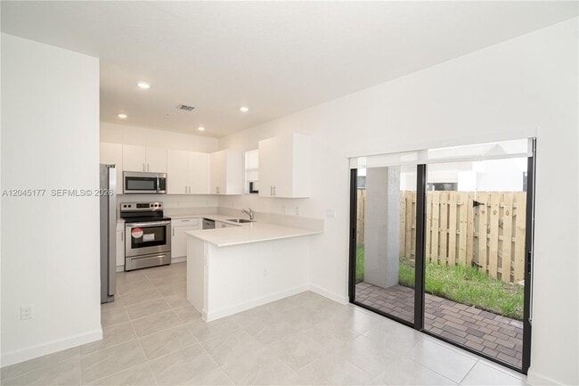 Building Photo - 270 SW 159th Pl