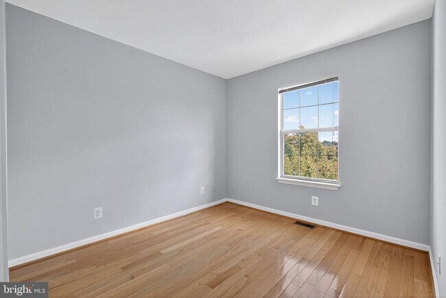 Building Photo - 1055 Lexus Way