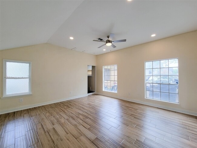 Building Photo - 1502 S Market St