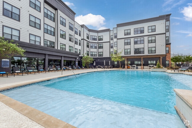 Pool - Domain at Northgate