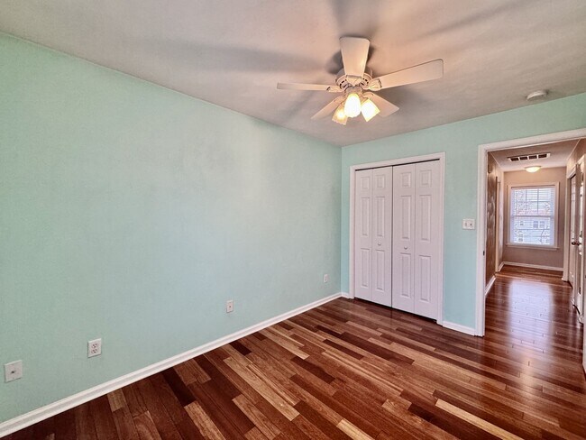 Building Photo - Beautiful 3 Bedroom Duplex by the Beach! A...