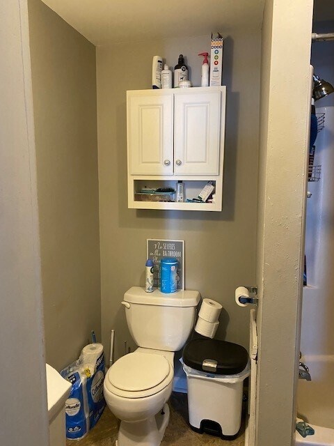 Building Photo - 21 W Main St