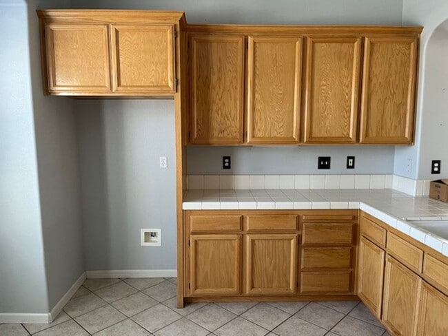 Building Photo - Desirable 3 bedroom 2 bath Home in Roseville