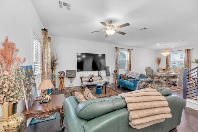 Building Photo - 112 Gracie Wy